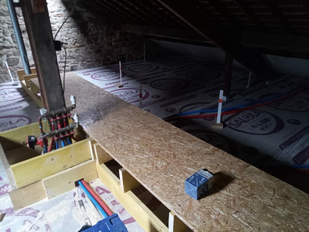 Isolation comble à Fougère, préparation de la passerelle